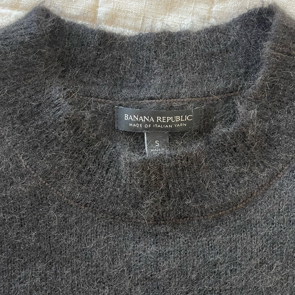 Banana Republic gap brown alpaca crewneck sweater